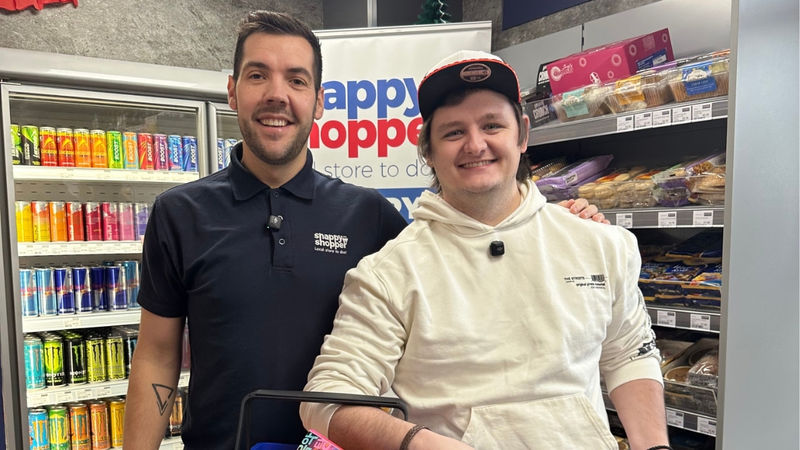 Anthony Capaldi races through Glasgow store to raise £1,000 for children’s charity